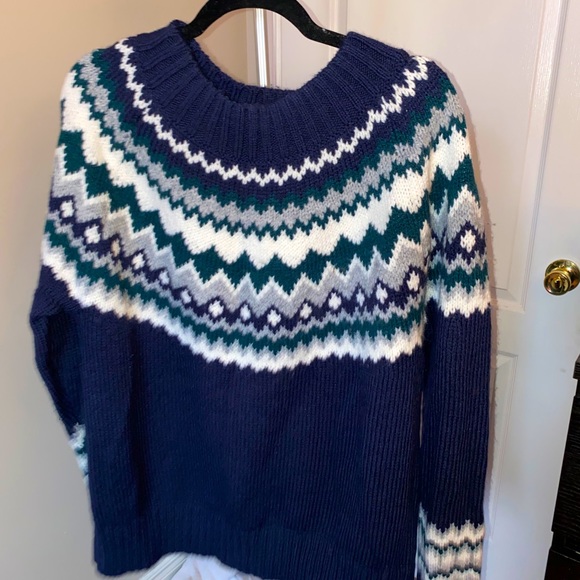 Banana Republic Sweaters - Banana Republic Navy and White Patterned Sweater